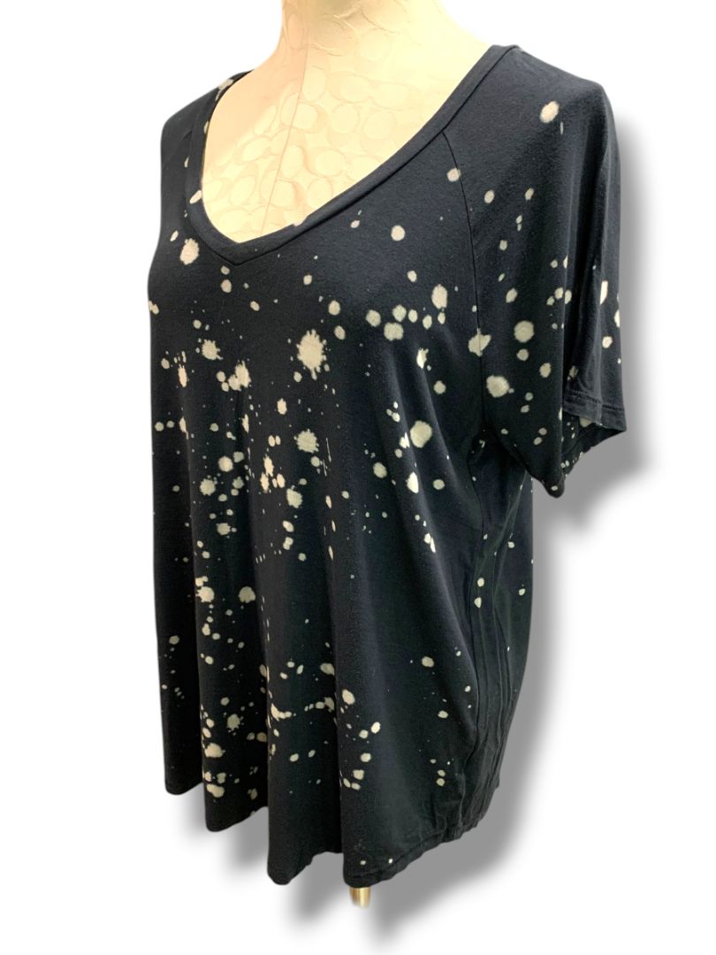 Medium American Eagle Soft & Sexy Womens Tshirt V-Neck Black Bleach Splatter Pattern