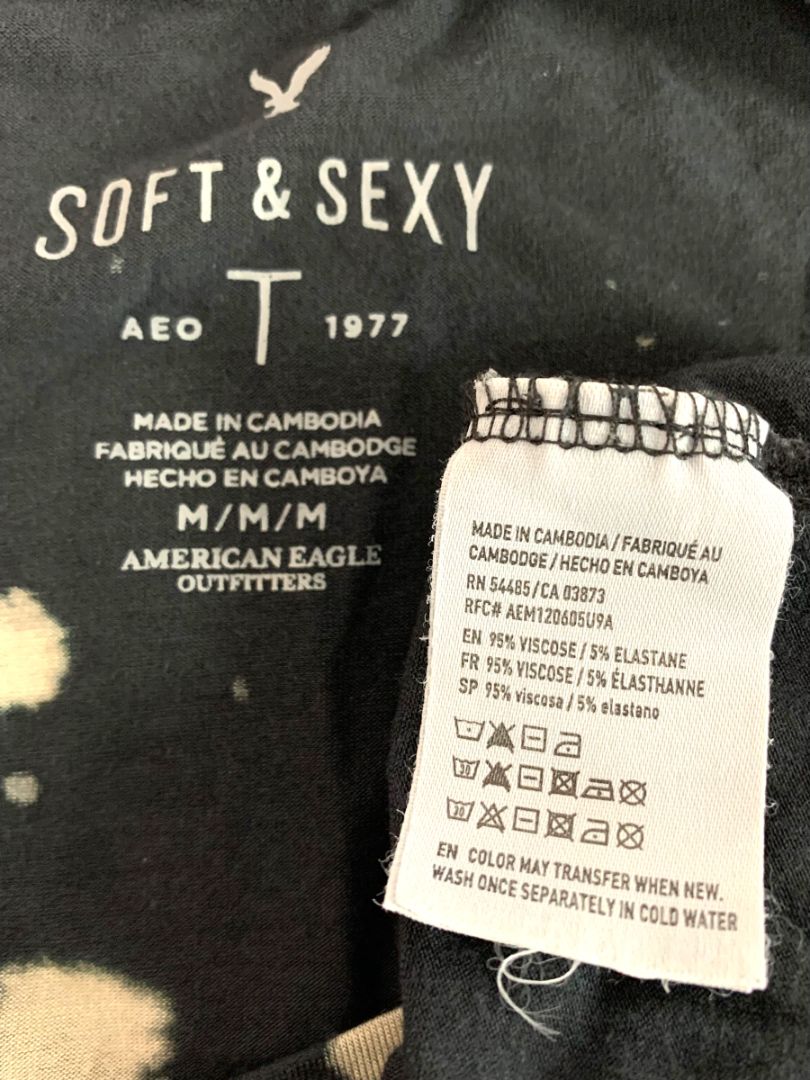Medium American Eagle Soft & Sexy Womens Tshirt V-Neck Black Bleach Splatter Pattern