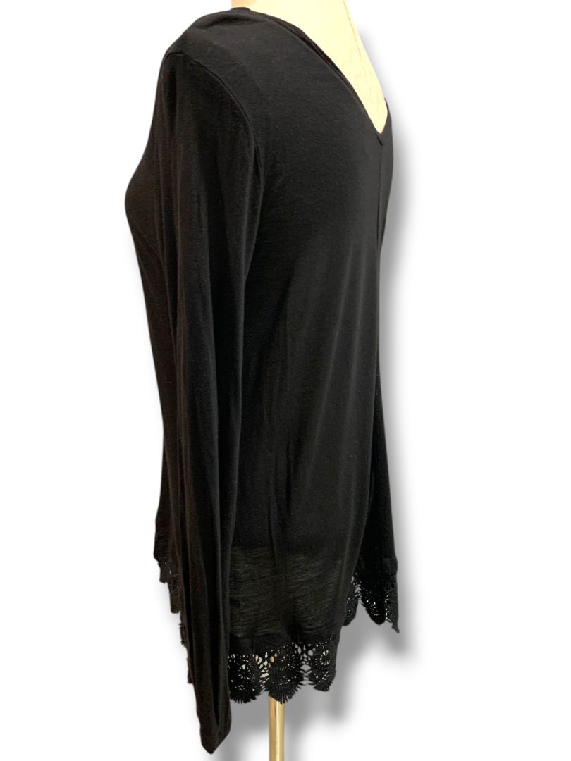 Small Hinge Womens Front Back V-Neck Shirt Crochet Hem Long Sleeve Lightweight