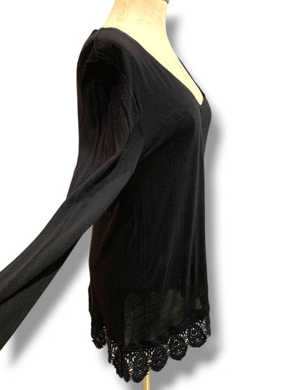 Small Hinge Womens Front Back V-Neck Shirt Crochet Hem Long Sleeve Lightweight