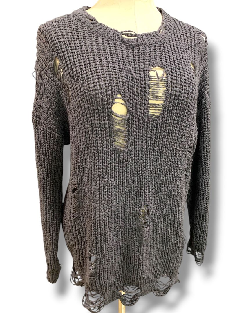 Medium Fantastic Fawn Womens Distressed Gray Chenille Sweater