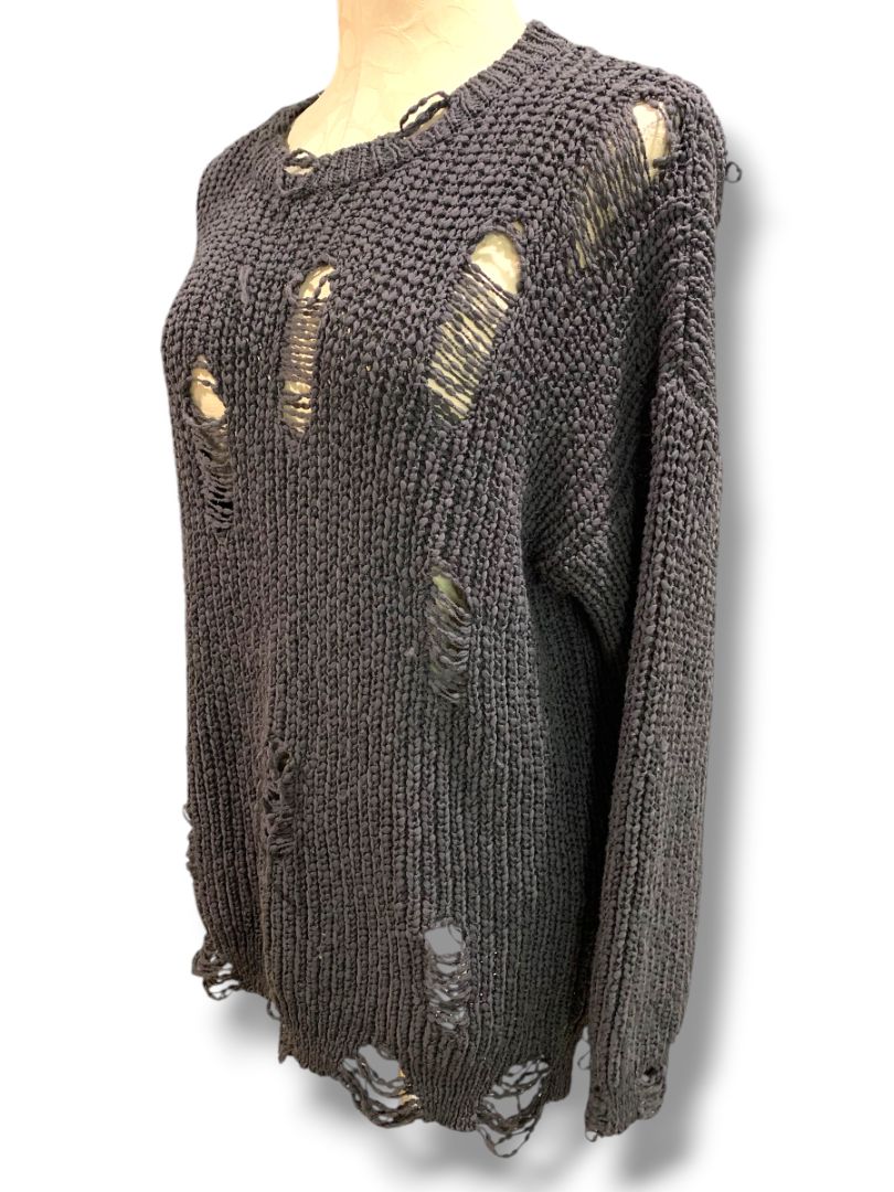 Medium Fantastic Fawn Womens Distressed Gray Chenille Sweater