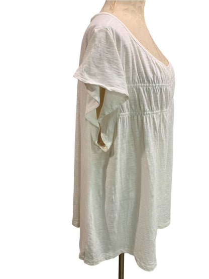 Size 3X (26/28) Lane Bryant Womens White Smocked Tshirt