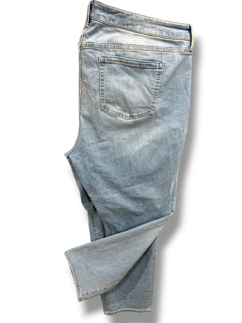 22R Torrid Womens Plus Size Light Wash Denim Jeans 27" Inseam