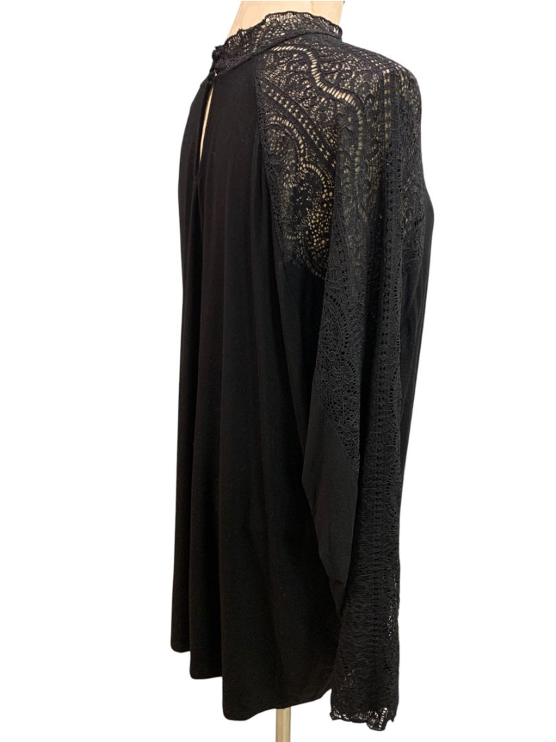 Size 4X Torrid Super Soft Knit Womens Black Lace Sleeve Shirt Pullover