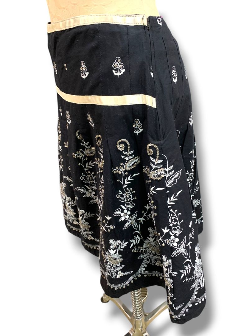 Size 14 Torrid New A-Line Sequin Embellished Black Skirt White Floral