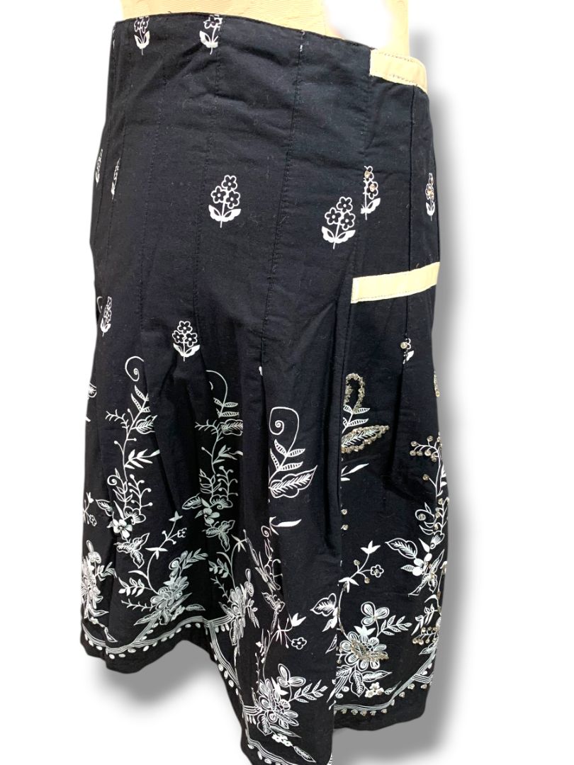 Size 14 Torrid New A-Line Sequin Embellished Black Skirt White Floral