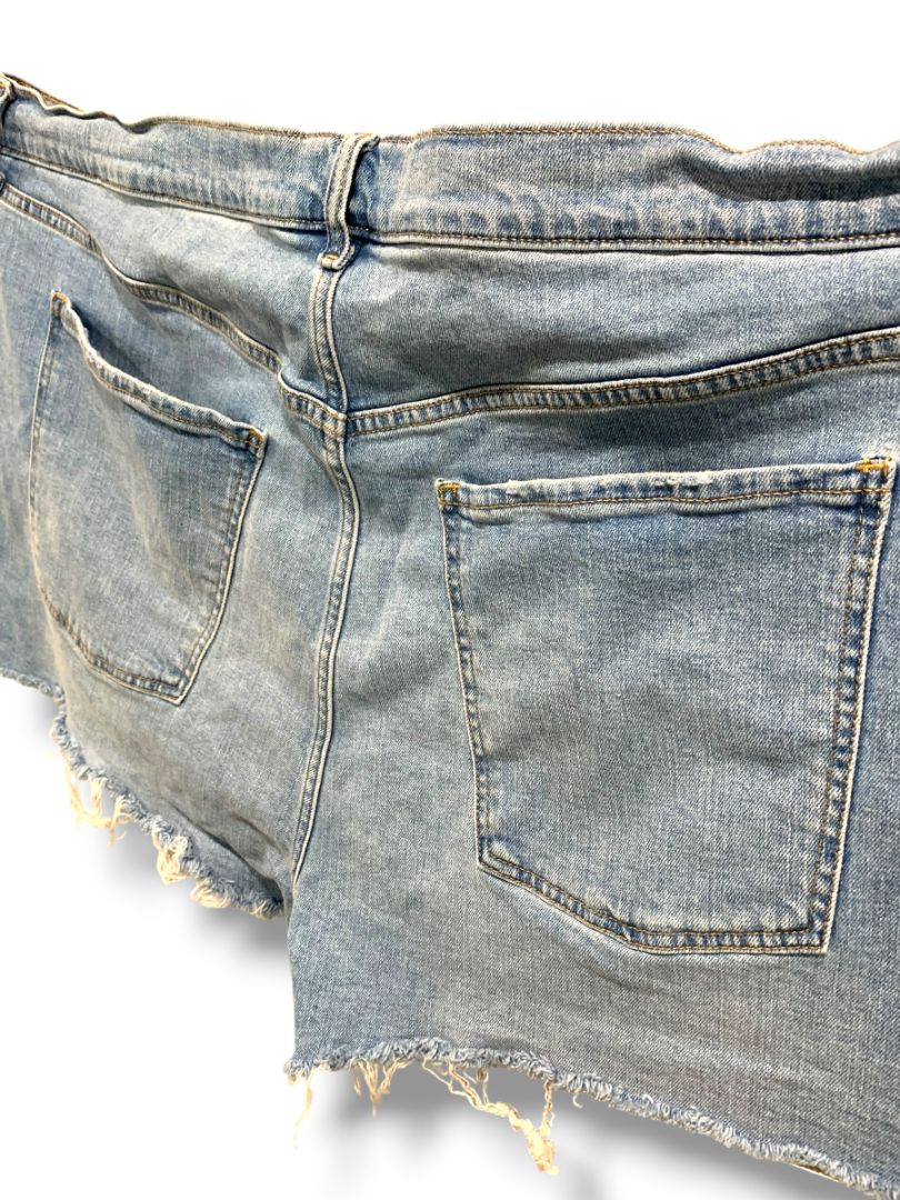 Size 24 Old Navy Plus Size Womens Distressed Jean Shorts Mid-Rise Boyfriend