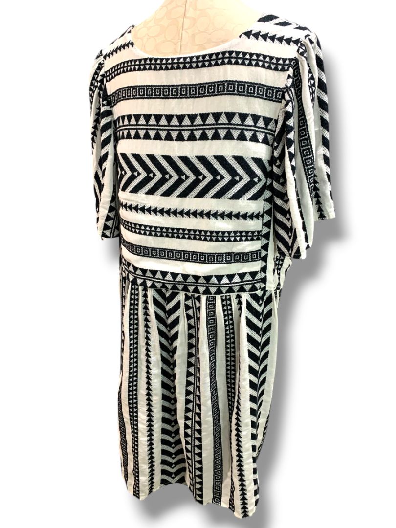 3X Old Navy Plus Size Boho Tribal Mini Dress V-Neck Black White Pockets