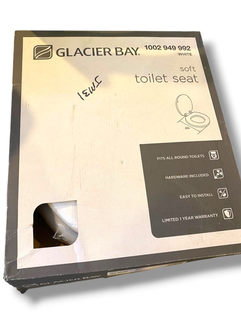 Glacier Bay New in Box Round White Soft Toilet Seat 1002 949 992