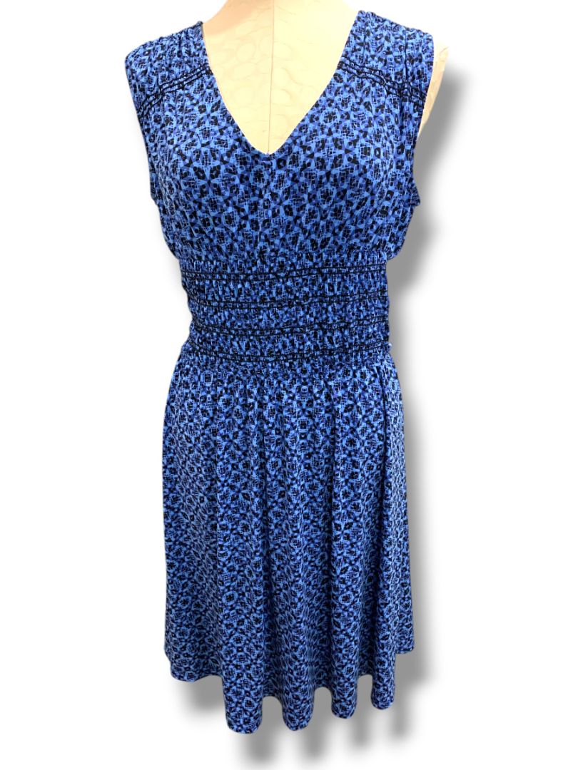 Medium Daisy Fuentes Blue V-Neck Sleeveless Print Dress Smocked Waist