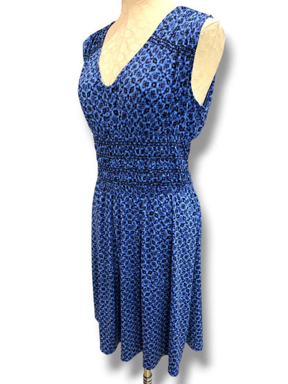Medium Daisy Fuentes Blue V-Neck Sleeveless Print Dress Smocked Waist