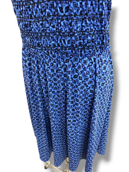 Medium Daisy Fuentes Blue V-Neck Sleeveless Print Dress Smocked Waist