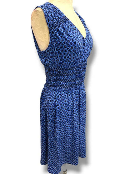 Medium Daisy Fuentes Blue V-Neck Sleeveless Print Dress Smocked Waist