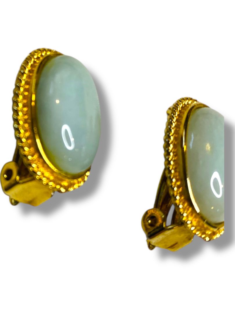 Vintage Goldtone Aqua Non-Pierced Earrings Oval .75"
