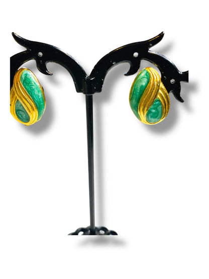 Vintage Clip On Non-Pierced Earrings Goldtone Green .75"