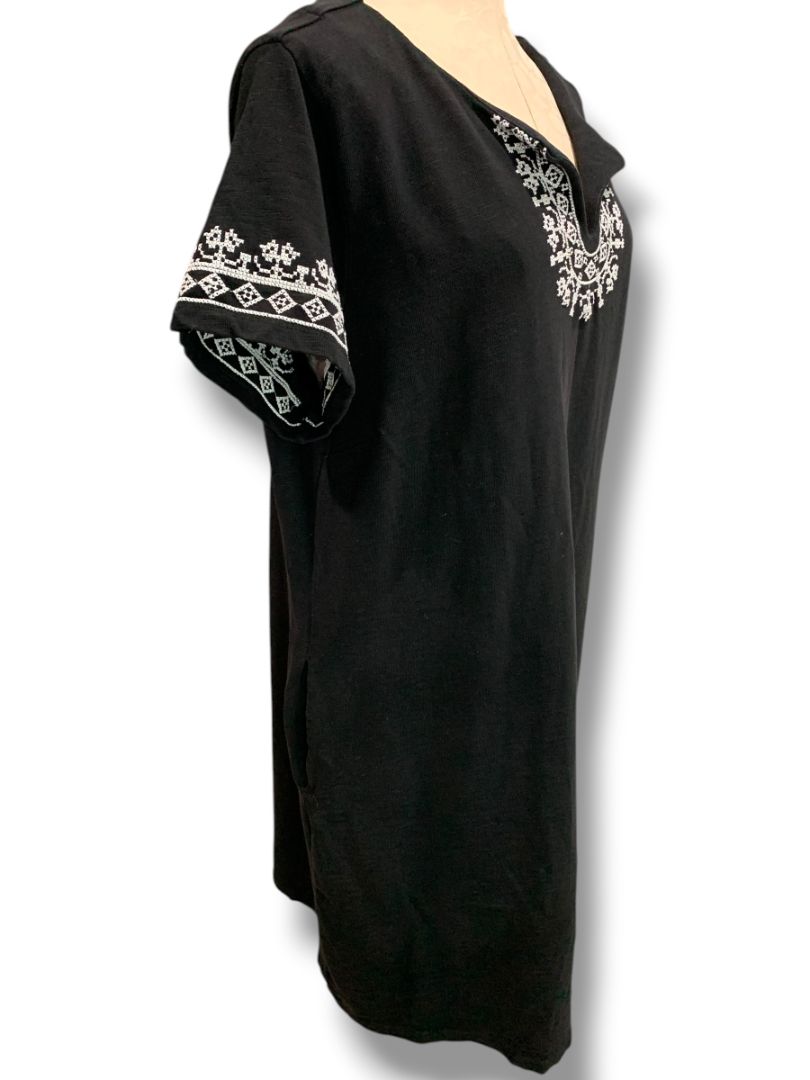 Size XL Talbots Black Shift Boho Tshirt Dress Embroidered Trim Nantucket Slub