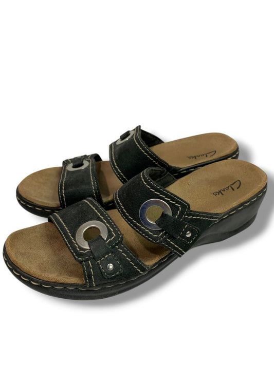 Size 9M Clarks Womens Brown Leather Sandal Slides Lexi Willow Silvertone