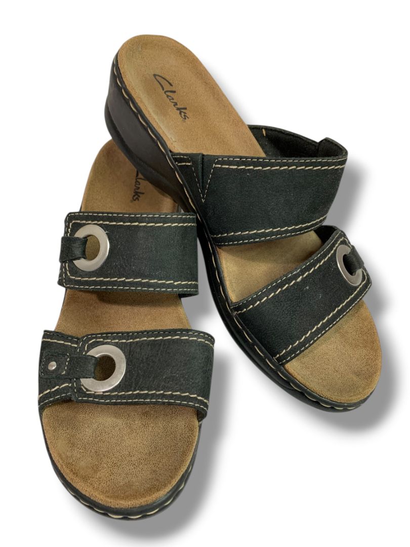 Size 9M Clarks Womens Brown Leather Sandal Slides Lexi Willow Silvertone