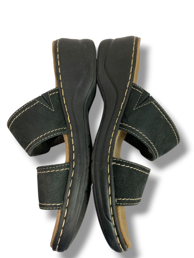 Size 9M Clarks Womens Brown Leather Sandal Slides Lexi Willow Silvertone