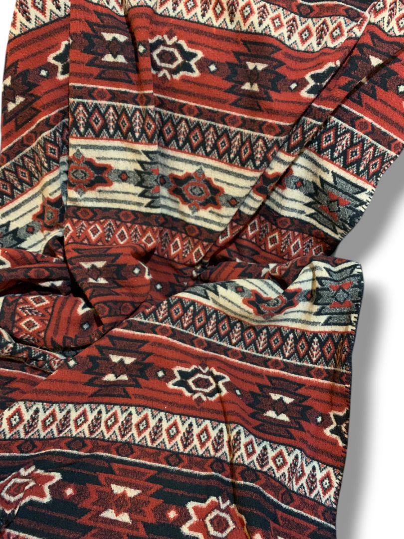 Huntingdon Mills Fleecey Throw Blanket Burgundy Black Print 56 x 62"