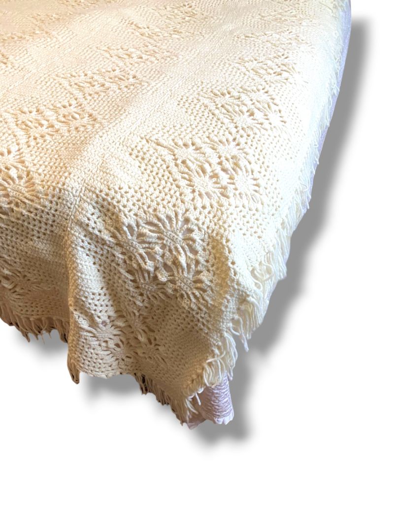Vintage Crochet Full Queen Bedspread Cream Ecru Diamond Floral 96" x 80"