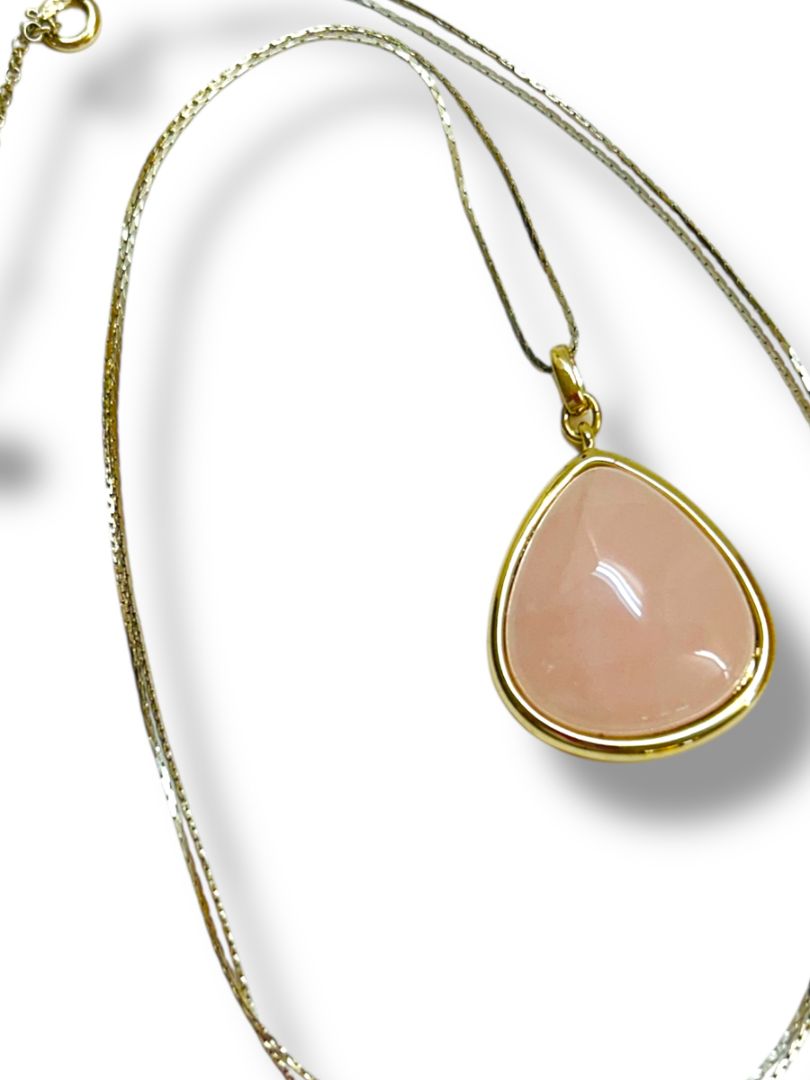 Ann Taylor Loft Goldtone Pink 1.5" Pendant Necklace 31-33" Chain