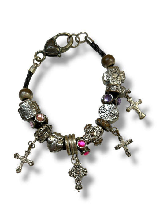 Chunky Charm Bracelet Silvertone Cross Fleur di Lis 7.5" Hearts