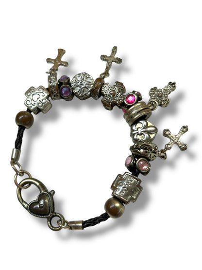 Chunky Charm Bracelet Silvertone Cross Fleur di Lis 7.5" Hearts