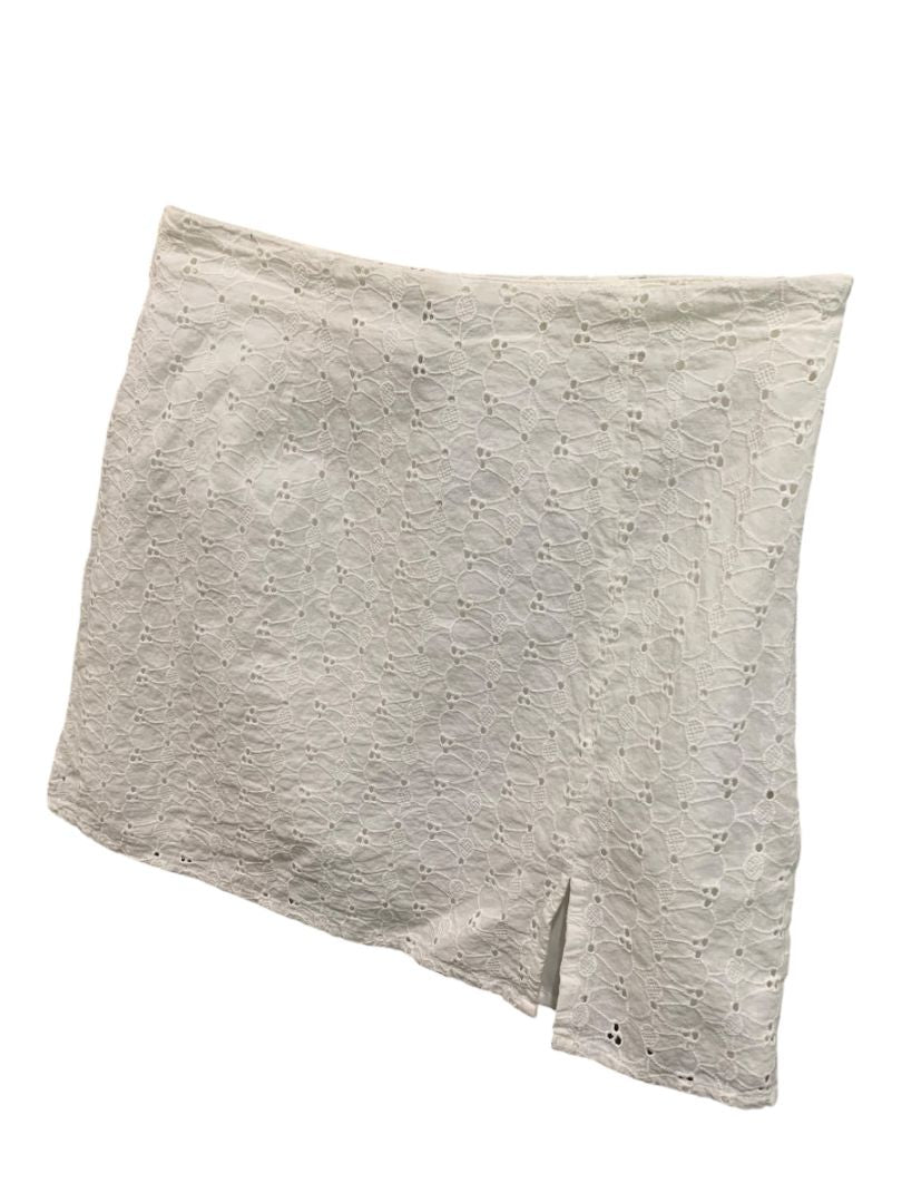 Small Forever 21 White Eyelet Mini Skirt Side Zip 14" Length
