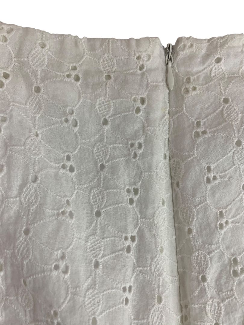 Small Forever 21 White Eyelet Mini Skirt Side Zip 14" Length
