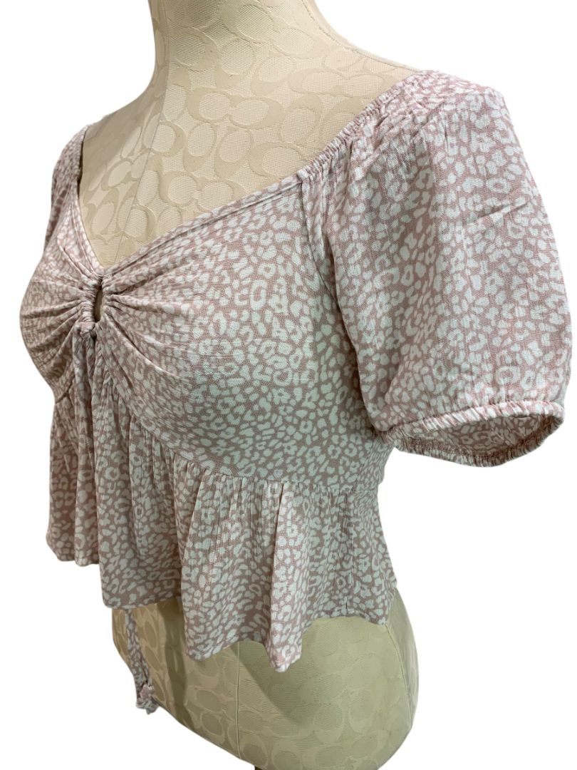 Small Urban Romantics Womens Floral Keyhole Neckline Flowy Crop Top