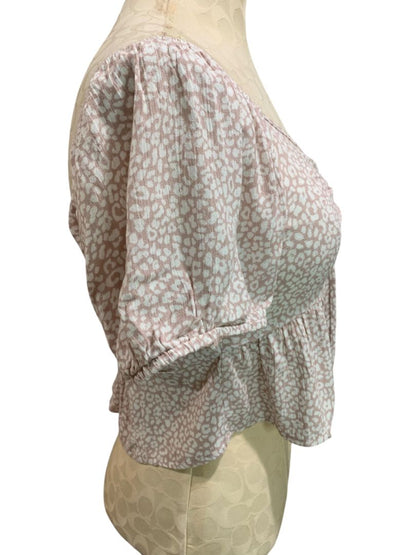 Small Urban Romantics Womens Floral Keyhole Neckline Flowy Crop Top