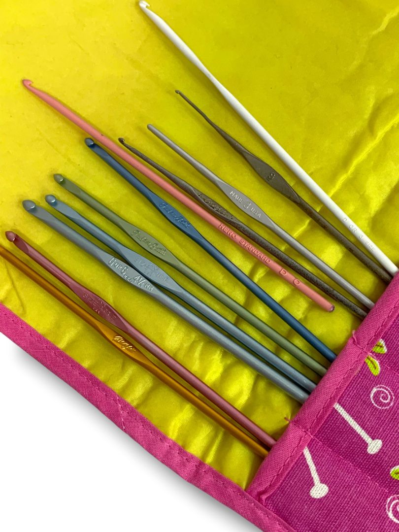 Simply Knitting Needle Case Fabric Hot Pink Green Floral with Needles