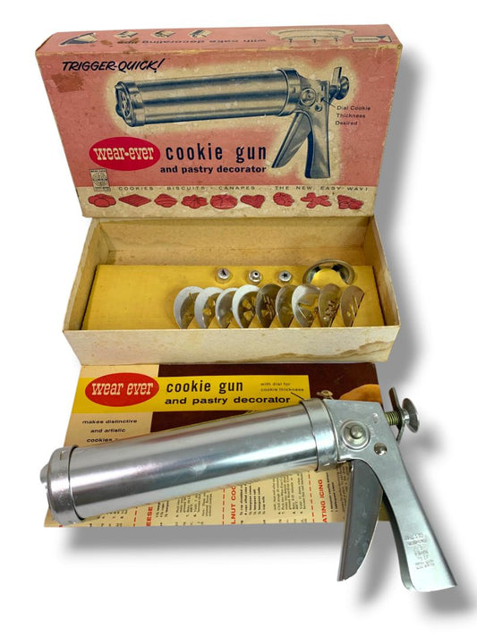 Vintage Wear-Ever Cookie Gun and Pastry Decorator No 3365 in Box Discs