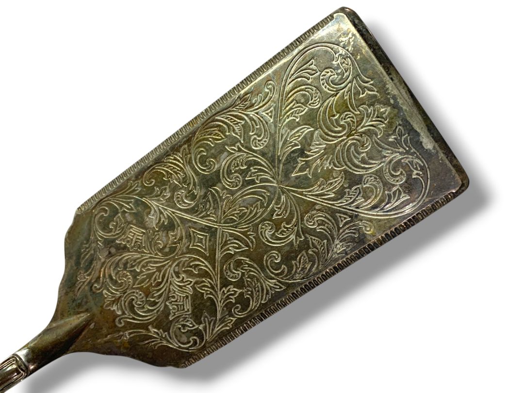Vintage Silverplate Server Lasagna Cake Casserole Ornate Serrated Edges 12"