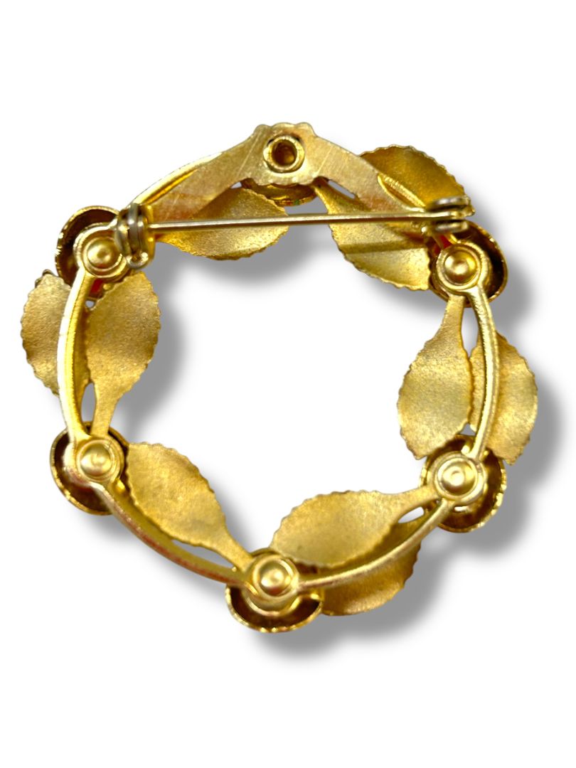 Lot of 2 Vintage Goldtone Brooch Pin Wreath Feather 1.5" and 2.75"