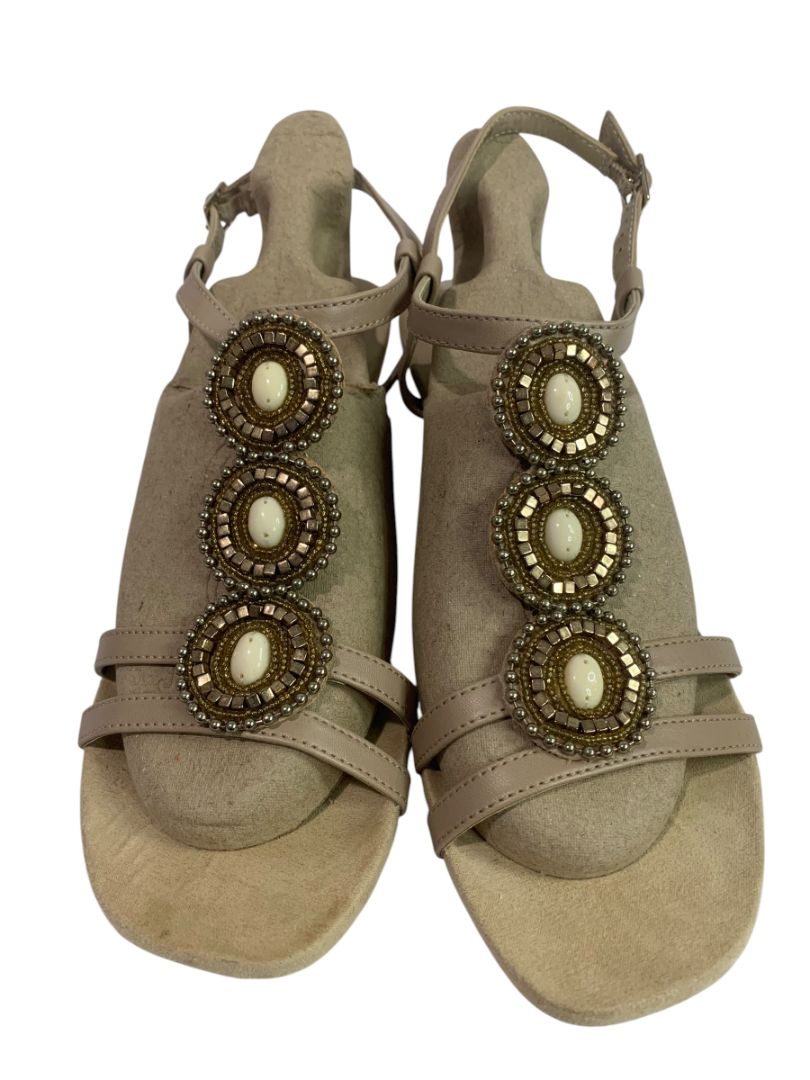 Size 8.5 Bandolino Womens Embellished Wedge Heel Sandals