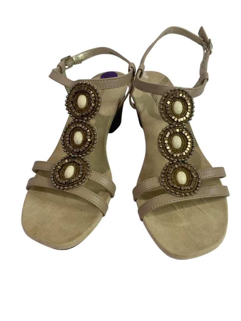 Size 8.5 Bandolino Womens Embellished Wedge Heel Sandals