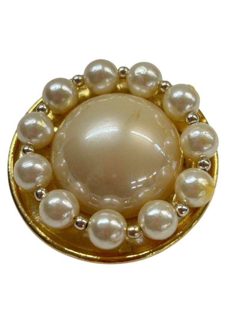 Signed Two Sisters Goldtone Brooch Pin Faux Pearls 1.8" Diameter