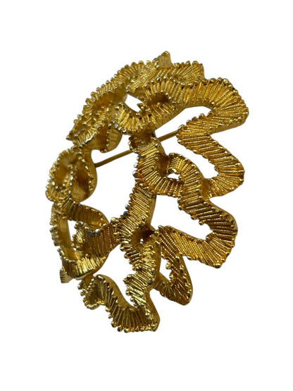 Signed Trifari Vintage Goldtone Brooch Pin Ribbon Wreath 2"