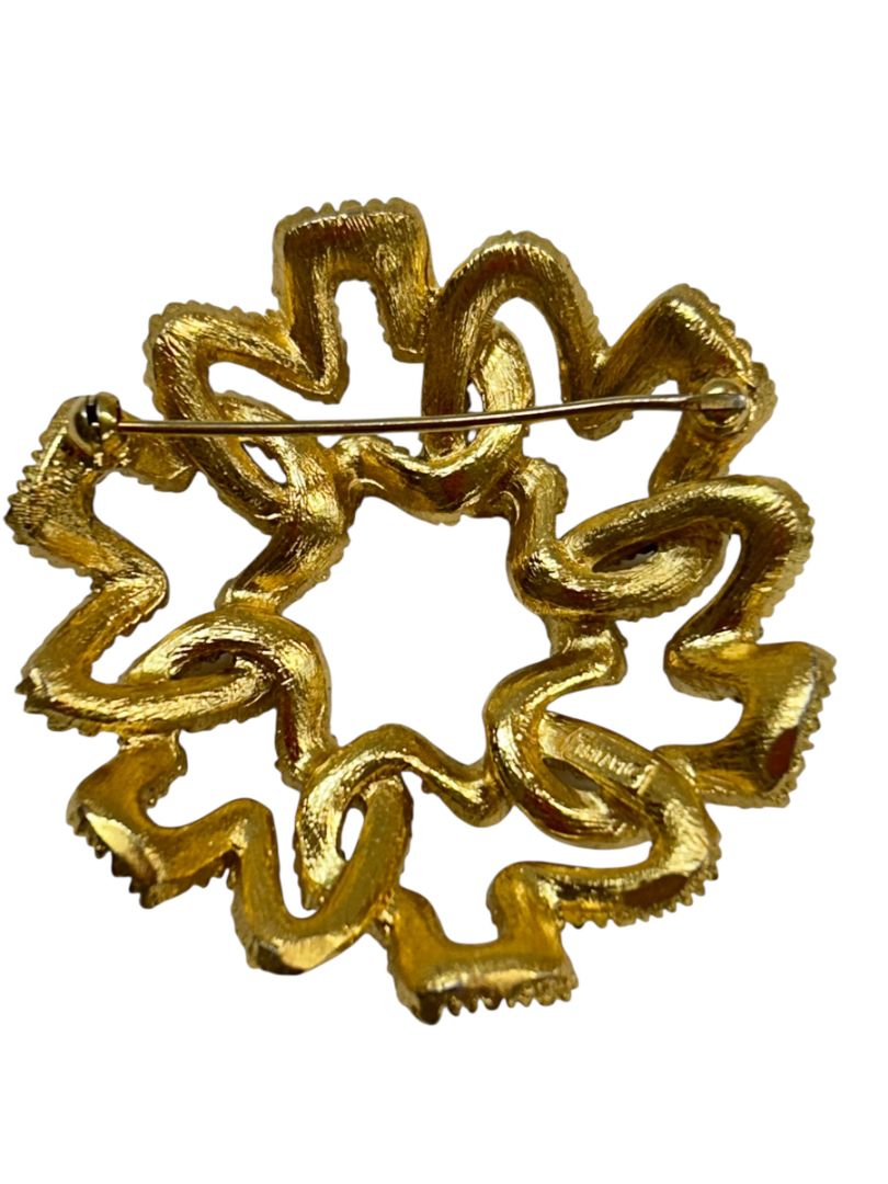 Signed Trifari Vintage Goldtone Brooch Pin Ribbon Wreath 2"