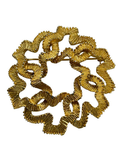 Signed Trifari Vintage Goldtone Brooch Pin Ribbon Wreath 2"