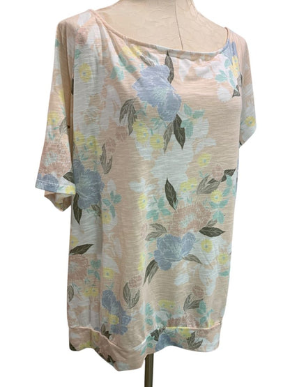 Size 3X Torrid Womens Plus Size Lightweight Tshirt Floral Scoop Neck