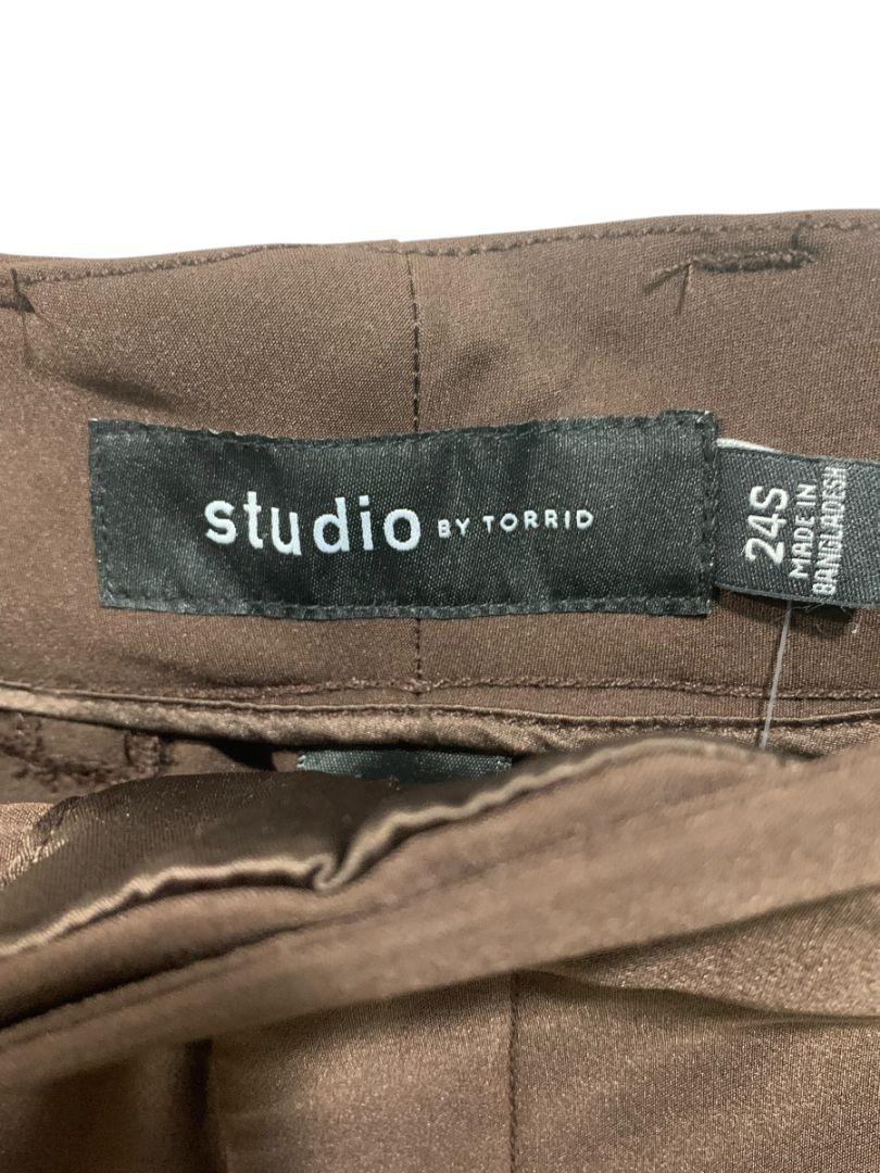 Size 24S Studio by Torrid Womens New Plus Size Brown Pants Short