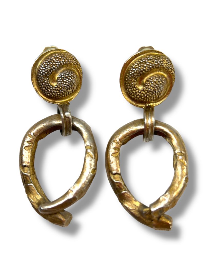 2 Pair Clip On Earrings Non-Pierced Vintage Goldtone Drop Dangle