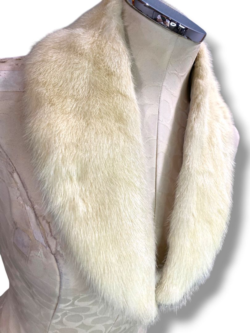 Vintage Blonde Mink Fur Collar Scarf Stole 31" Bridal Satin Back