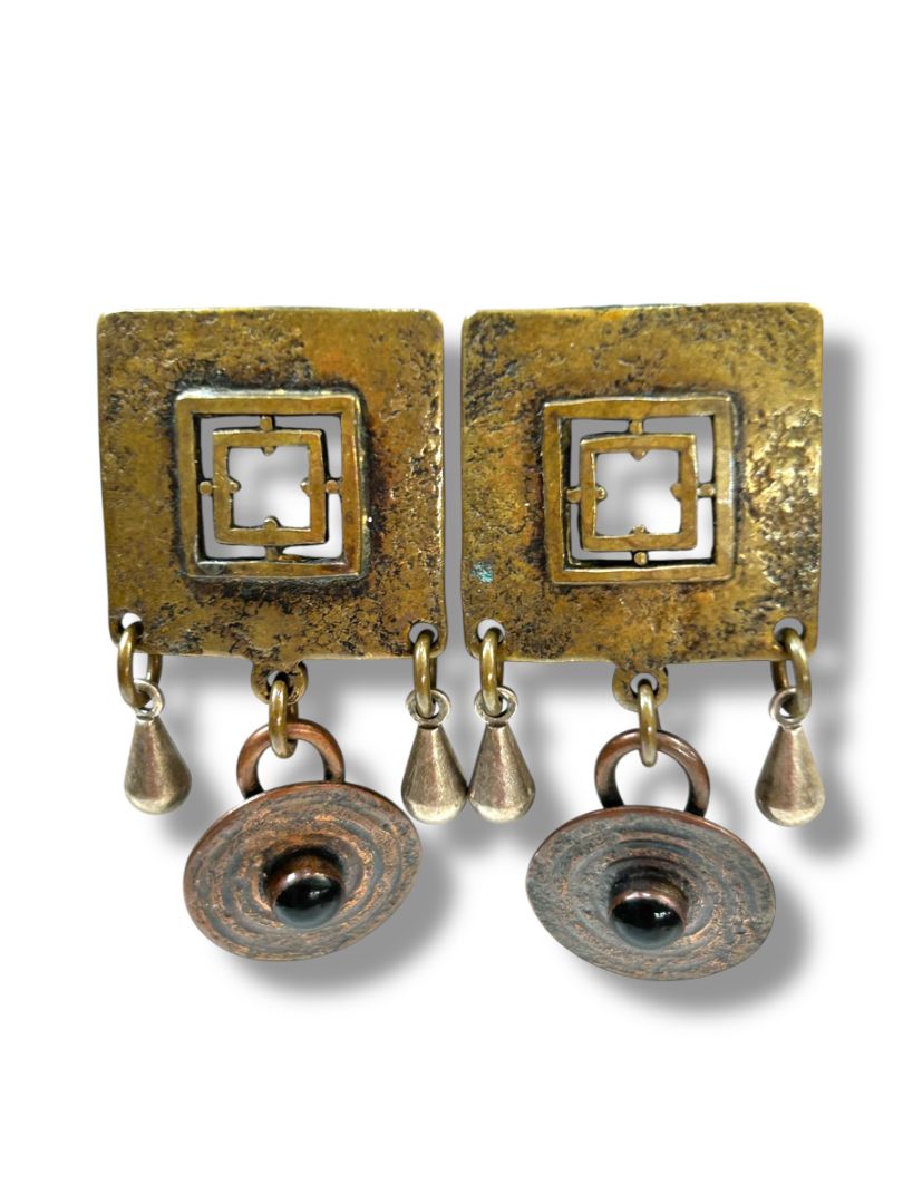 2 Pair Clip On Earrings Non-Pierced Vintage Goldtone Drop Dangle