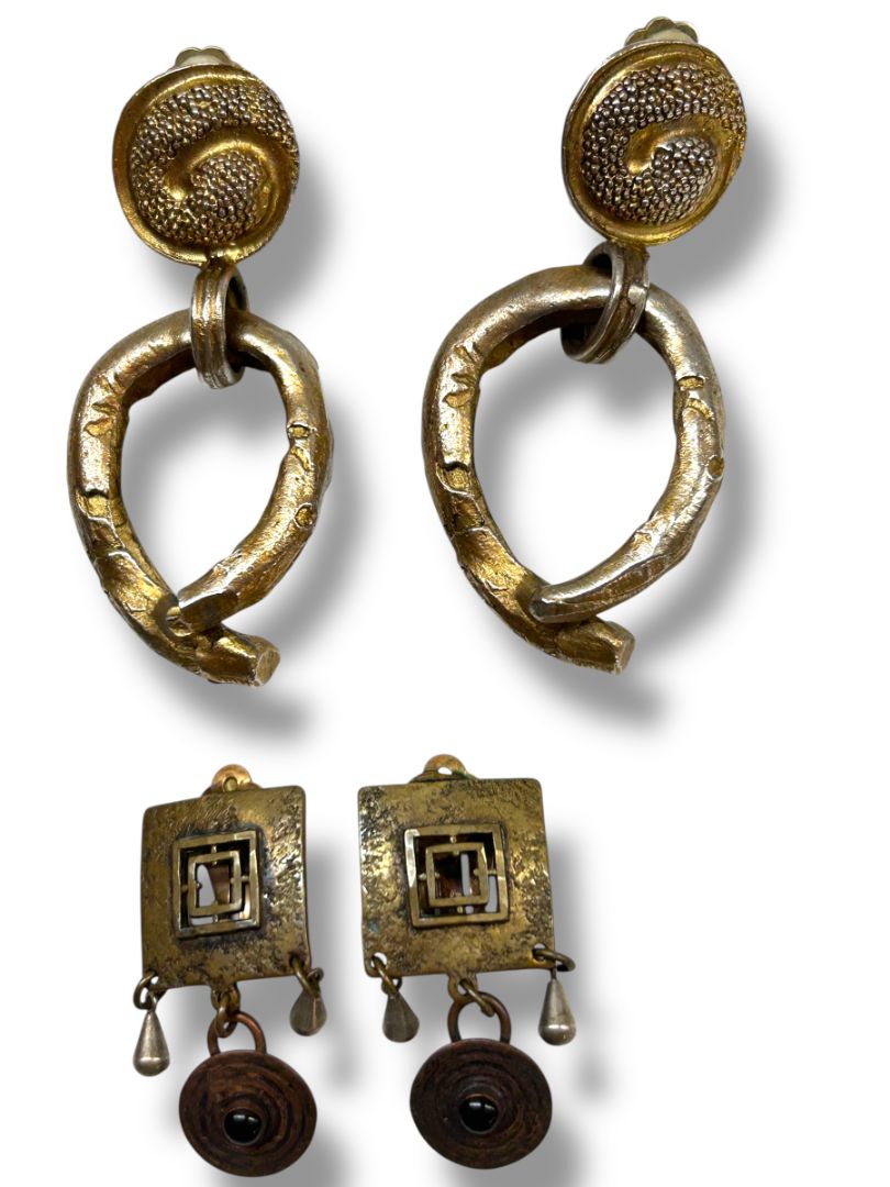 2 Pair Clip On Earrings Non-Pierced Vintage Goldtone Drop Dangle