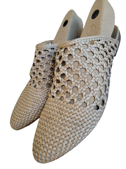 10M Latigo Anthropologie Champagne Woven Mules Slides Flats Shoes